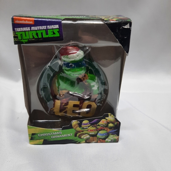 NIB TMNT Leo with Santa hat 2017 Collector Ornament - Picture 2 of 5